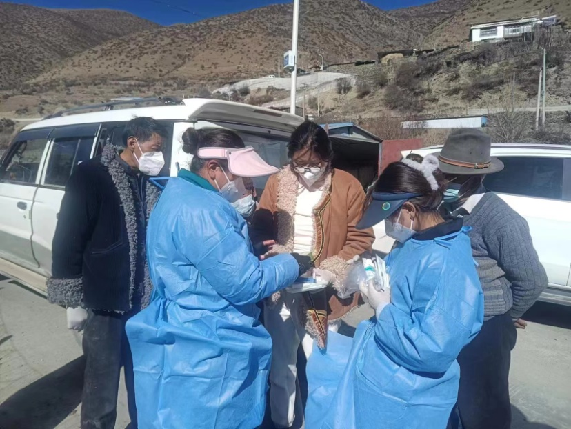 TibetNews11's tweet image. L'Ufficio per gli affari civili della contea di Lang, città di Nyingchi, ha svolto attività di cordoglio presso il Centro servizi di supporto per gli #indigenti