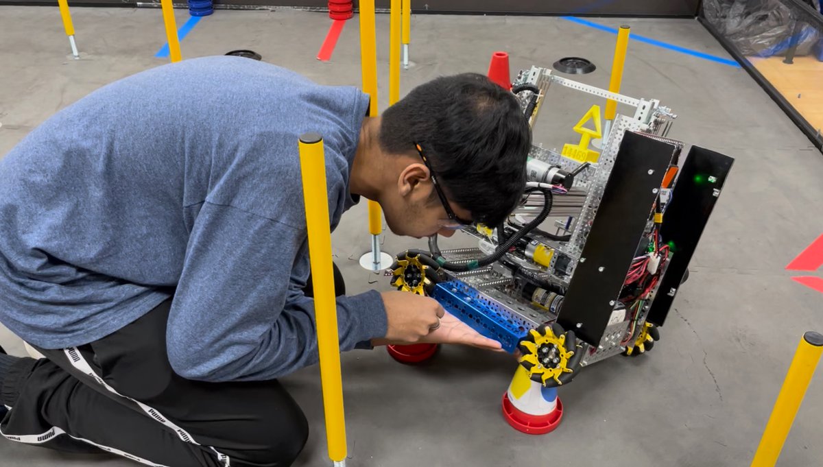 HowRobotics's tweet image. Our Sprint 7 iteration highlights video is now out on our YouTube channel!

Link: youtu.be/iBURIDolVEg 
-
-
#FTC #PowerPlay #Robots #Robot #Robotics #FYP #foryoupage #YouTube #NewVideo #technology #learning #design #STEM