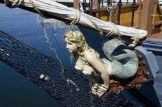 soniasicco's tweet photo. Creature meravigliose, carnali e sinuose dee pagane, ricche di simbolismo e superstizione: sono le #polene. Solo figure femminili? Qui l’imperatore #MassimilianoI, dalla fregata austriaca #KaiserMax costruita a #Trieste nel 1861. Sulla nave si sperimentarono i primi siluri https://t.co/7SIAQQDBi8