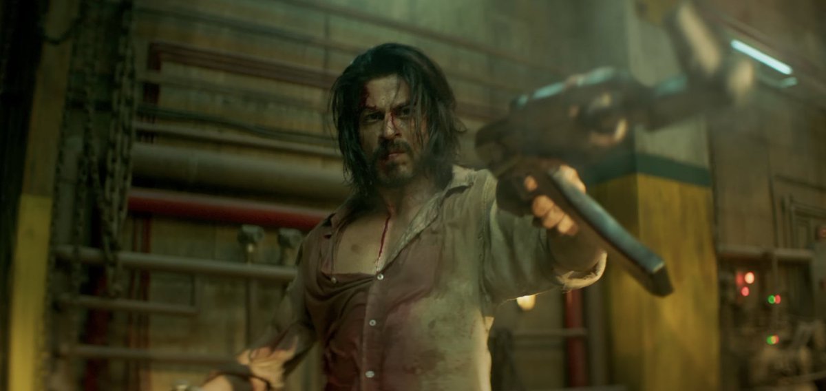 _Reviewrush's tweet photo. #PathaanTrailer treat to watch, the dialogue, location &amp; camera work is at best. I still didn't understand why #RedChilliesEntertainment didn't do VFX for this movie cz VFX &amp; few action sequences are the only thing that is disturbing my eyes. First 300cr. Loading for srk? https://t.co/zwX7mHzMdI