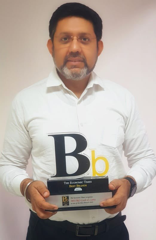 metro_india's tweet photo. Extremely proud to share that METRO Cash &amp; Carry India has won the Economic Times Best Brands of 2022!

A huge shout out to our customers for their unwavering trust in us and our #METROHeroes for their unmatched commitment to champion for the cause of kiranas - small retailers. https://t.co/dtbWv21uZu