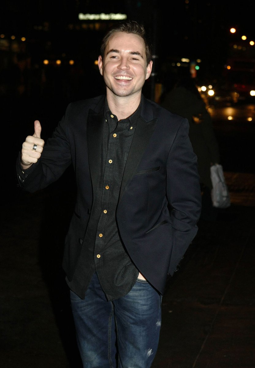 PIC OF THE DAY
👍It's Thumbs Up Tuesday and we're feeling Fab! Ready to make the most of this day - who's with us? 🌟 

~ The WeeMan Premiere, Glasgow
~ 15 January 2013

#MartinCompston #LineOfDuty #SteveArnott #LOD #WeeMan #ThumbsUpTuesday #FeelingFab #GorgeousMan #ScottishActor
