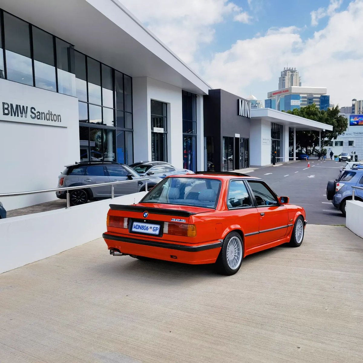 StrictlybmP's tweet photo. 323i MTech1 🔥
@nabeel_docies
Photo credit @gcbmwsandton
#bmw #bmwclassic #e30 #3series #e30coupe #323i #bmwe30coupe #hennared #bmwe30 #southafrica #strictlybm_pasopaguluva https://t.co/Lnt9zztWTh