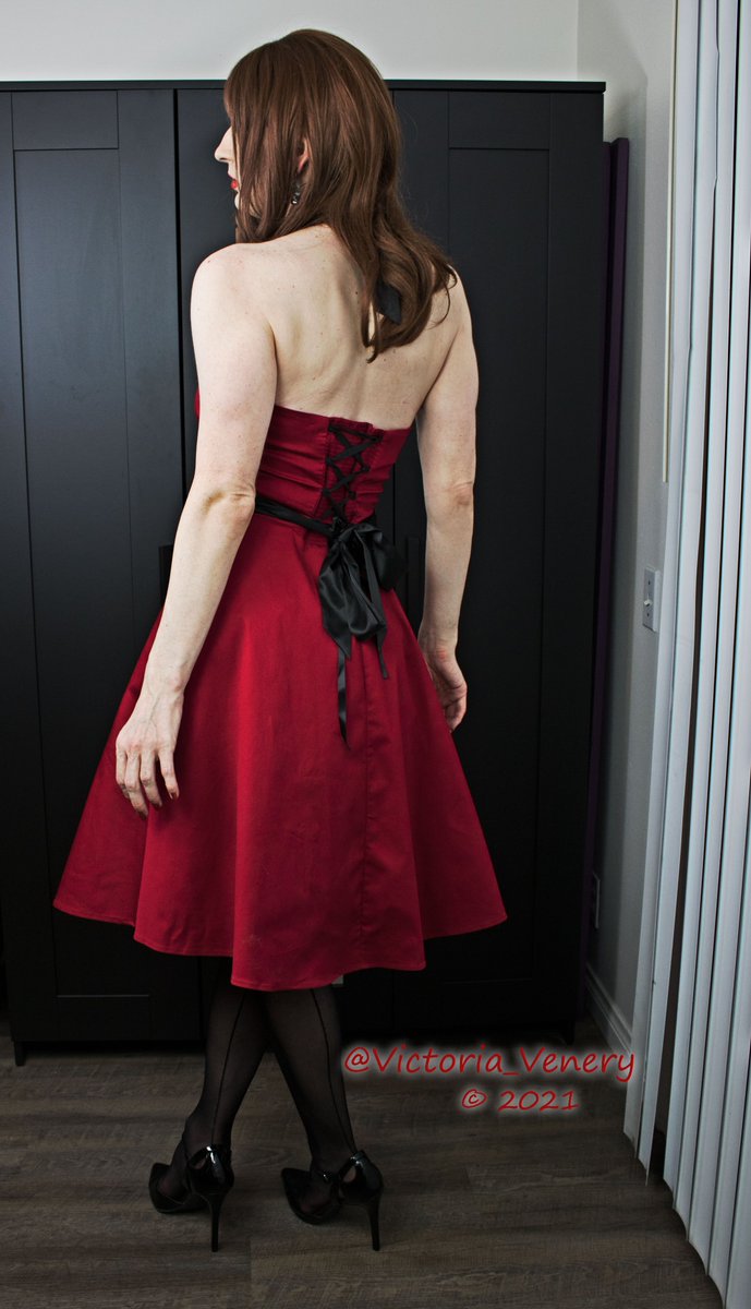 victoria_venery's tweet photo. You got my back? #crossdresser https://t.co/6WKEU4VPdB