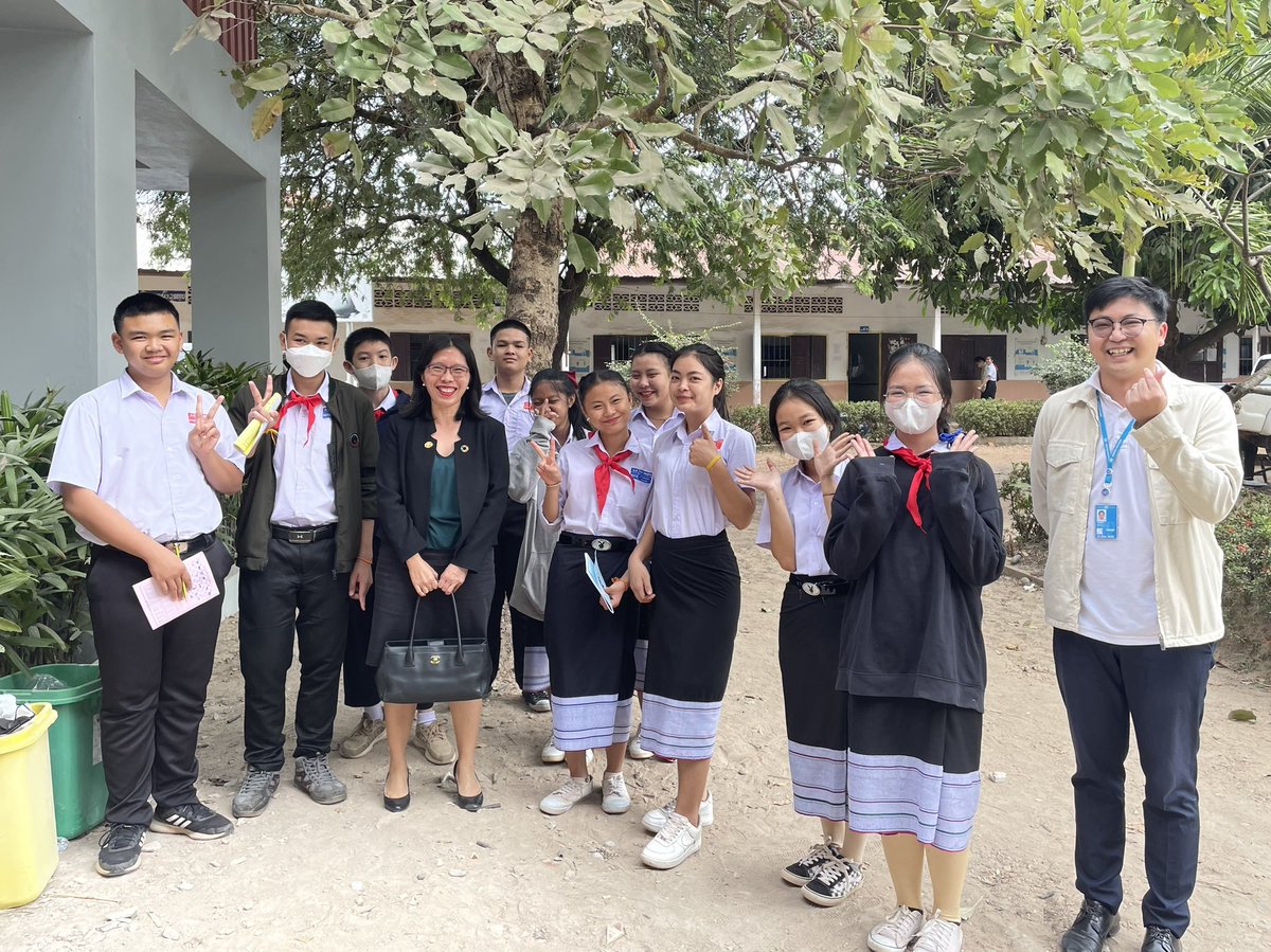 CatherinePhuong's tweet photo. The #future of #schools in #Laos 🇱🇦? Interesting visit to the #newgeneration #school supported by @SimonFranksUK in Vientiane - improved #Management better #facilities better #teachers new #library #youth https://t.co/8IY7bYApE0
