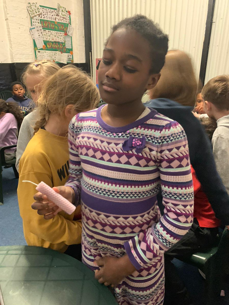 AdamsrillPriSch's tweet photo. Year 4 at Rand Park Farm - candle making and honey tasting...yum!
#havingfunlearning #adamsrillvisittorandparkfarm https://t.co/OtmAJmK7Ym