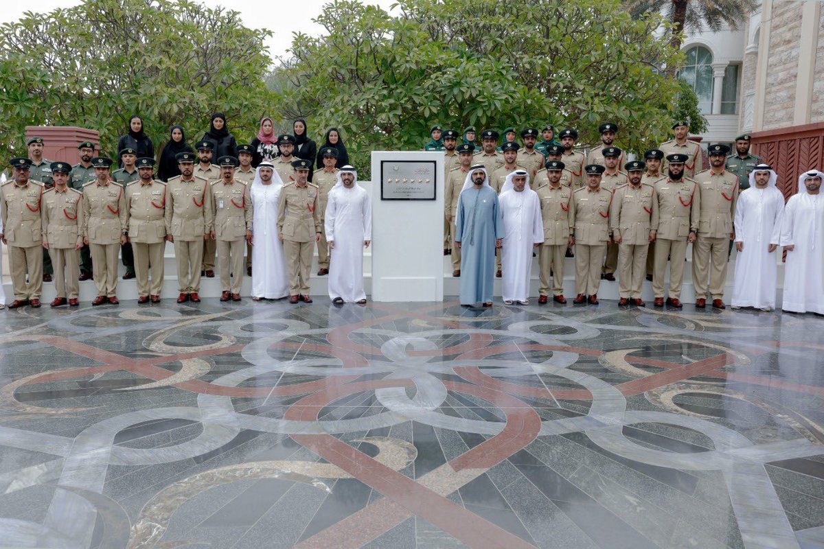 HHShkMohd's tweet photo. كرمنا اليوم "مركز شرطة المرقبات" .. أول مركز خدمات في دبي يحصل على تصنيف ال6 نجوم .. المركز يدار بالذكاء الصناعي .. أنجز أكثر من 100 ألف معاملة .. يقدم خدماته ب7 لغات .. حقق نسبة رضا للجمهور 99.8٪ .. وزمن استجابة للحالات الطارئة دقيقة ونصف فقط .. هذه دبي التي لا تنافس إلا نفسها https://t.co/lx8A1RmcX7