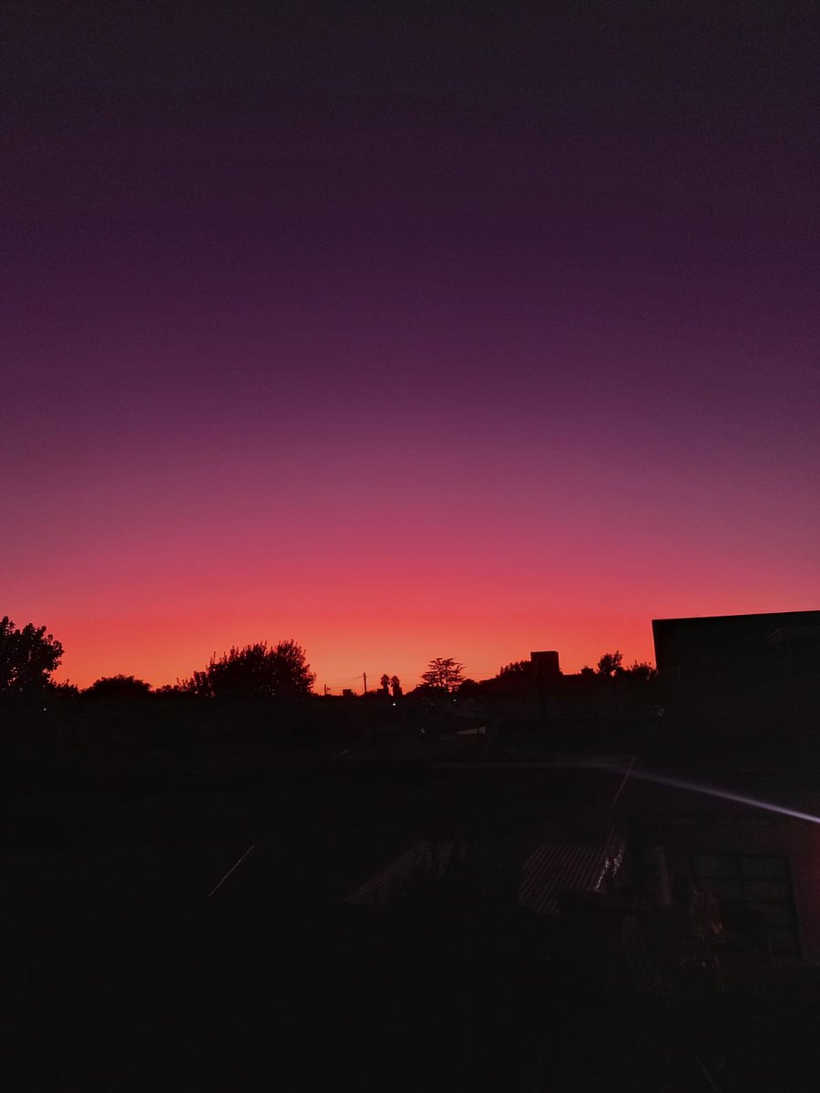FlorArianaa's tweet photo. Les deseo en la vida personas magicas🌈
Que les manden fotos de un Amanecer, del Atardecer o de la Luna 😍 https://t.co/kzFjWhu5Nb