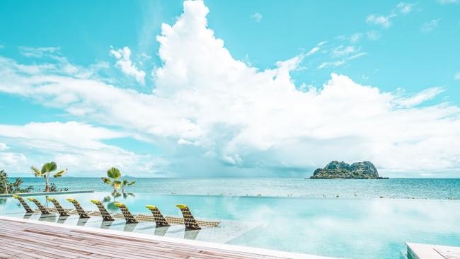 aTravelCompanio's tweet photo. Is this the world's most incredible #infinitepool?
https://t.co/upK3BfMXIR #TravelTuesday https://t.co/pFO9UP6lO5