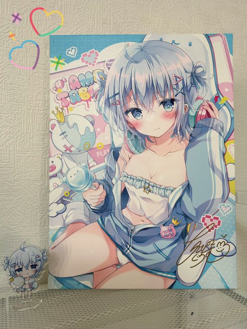 こみトレ新作のキャンバスアートにサイン入れた〜💕🫰
実物ちゃんと谷間の影あります(写真だと写らなかった🥺) 