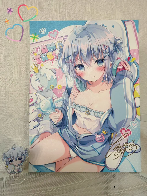 こみトレ新作のキャンバスアートにサイン入れた〜実物ちゃんと谷間の影あります(写真だと写らなかった) 