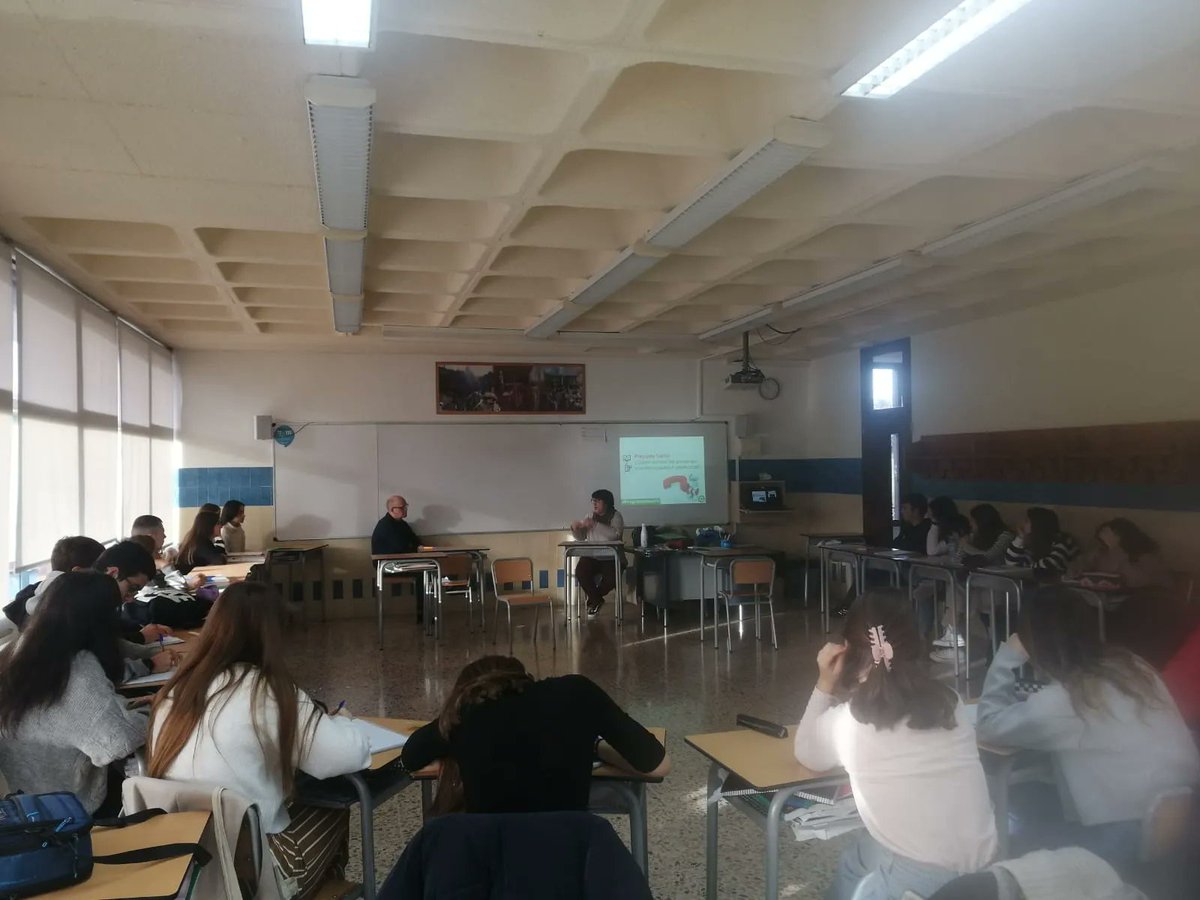 Gorabide's tweet photo. ▶️ Sesión de nuestro #ProgramaGoratu en la Escuela de Tiempo Libre del Colegio @ClaretAskartza de Leioa, donde compartimos con 21 estudiantes formación y sensibilización sobre las personas con discapacidad intelectual a través de su propia voz. https://t.co/qGiQ4ERHnu