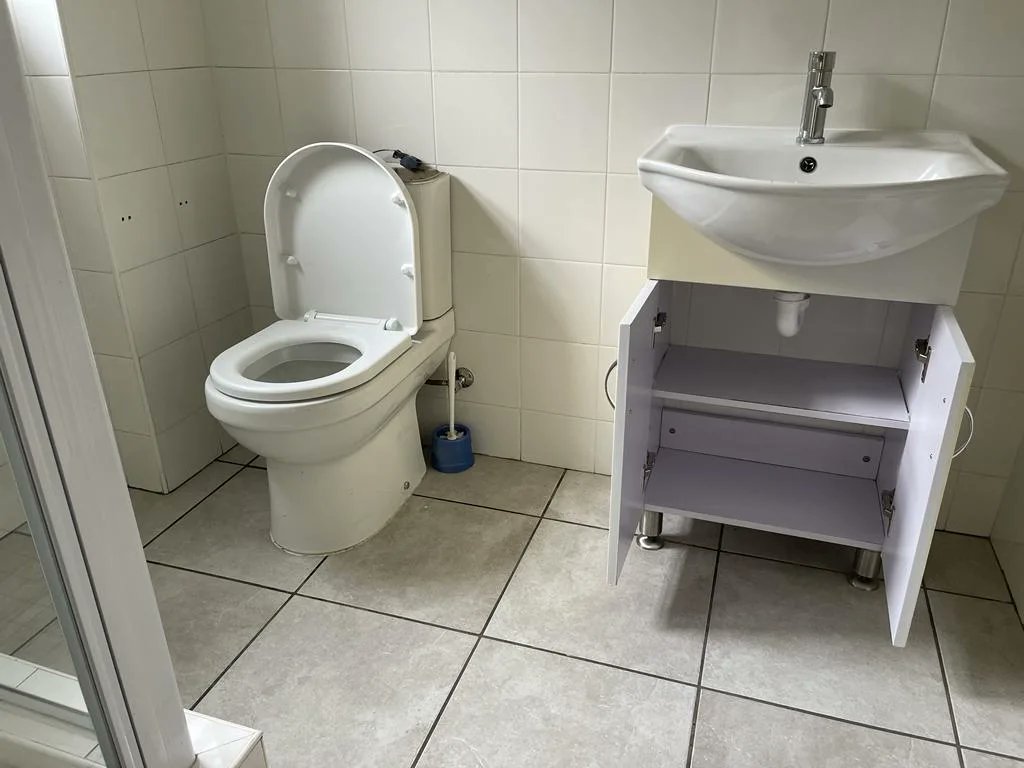 ProcleanKomani's tweet photo. Spring cleaning not your cup of tea?
Leave it to us, our Procleaners will do the trick.

All you have to do is contact us on 045 838 5757 to make a booking, alternatively visit us at 10 Bert Strauss street, Queenstown (Ngasezigusheni)
#cleaningmadeeasy
#procleaners https://t.co/KkTUgEIrj7