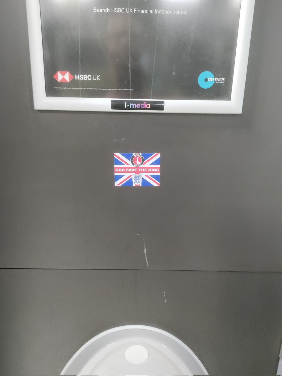 AddicksGlenn69's tweet photo. #ToddingtonServices Weather has improved a little bit. But saw this in the toilet. #RedArmy #ManyMiles #Cafc https://t.co/22gwOsxtwy
