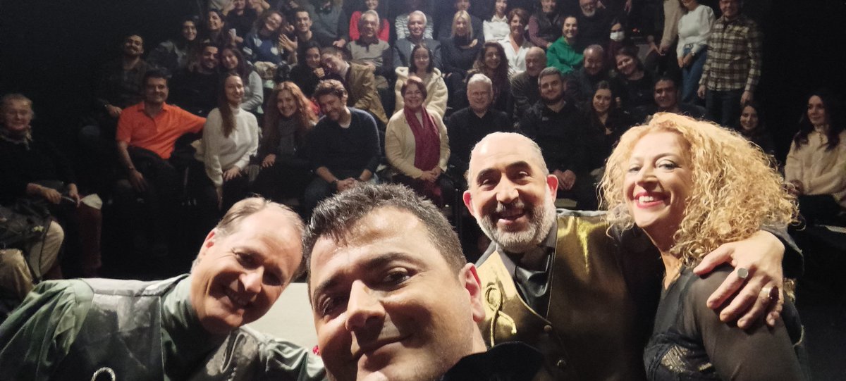 08 Ocak 2023 de Üç Maymun oyunumuza gelen seyirciye çok teşekkürler ederiz.Moda Sahnesine de kapilarini açtığı için ayrıca teşekkürler.<a href="/modasahnesi/">moda sahnesi</a> @gurkansin @selcukdelipinar @gurkanozgen_ <a href="/d/">d</a>.denizgul 
<a href="/tiyatromerdiven/">Tiyatro Merdiven</a>