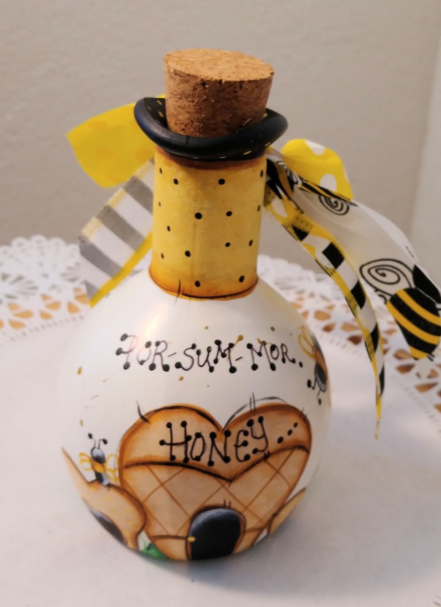 Tiny glass bottle with a tole painted original design my Shirley Harris , Bee theme, decorative kitchen art, Brand of honey Por-Sum-Mor...Ha Ha! 
jusbcuzdezins.com/shop/ols/produ…
#tinyjarart #beethemegifts #tolepainted #handcraftedhomedecor