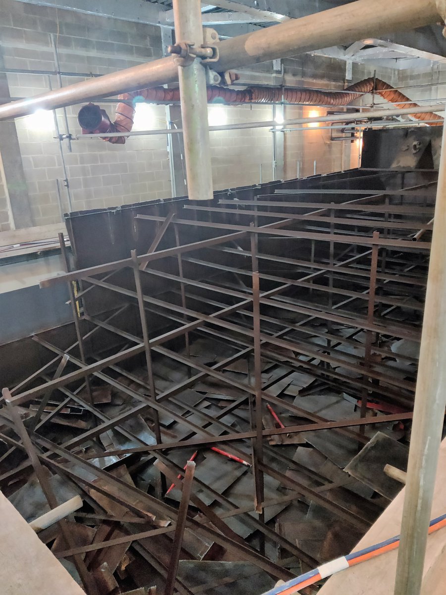 KpH_Group's tweet photo. KpH Environmental have been onsite at Queen Elizabeth Hospital undertaking the cleaning and removal of 2no. 250,000ltr fuel storage tanks for a new client McLaren Construction Group.

#project #hospital #tankremoval #tankcleaning #teamwork https://t.co/PZYR3Lv7Gu