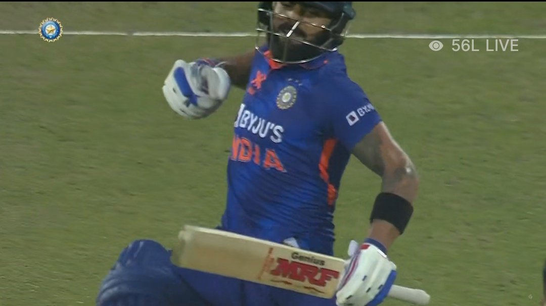 mufaddal_vohra's tweet photo. The century celebration was completely wholesome from Virat Kohli. https://t.co/JKXZIGjCov