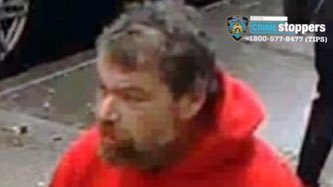 🚨WANTED🚨for an Assault at 6Ave & W33 St #Manhattan @NYPDMTS on 12/31/22@ 3:15 P.M. Without provocation, the individual forcibly pushed the victim to the ground, then made an anti-Asian statement💰Reward up to $3500 Know who he is?📲Call 1-800-577-TIPS Calls are CONFIDENTIAL!