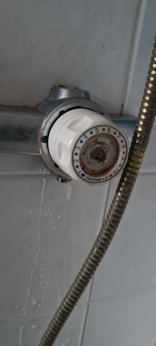 Tweet_by_Craig's tweet photo. Good morning @showerdoc 
For the shower in the pic attached is there still a cartridge still available for this shower . Capaple of dealing with high pressure ? Any help would be appreciated https://t.co/S0DEnmQ14q