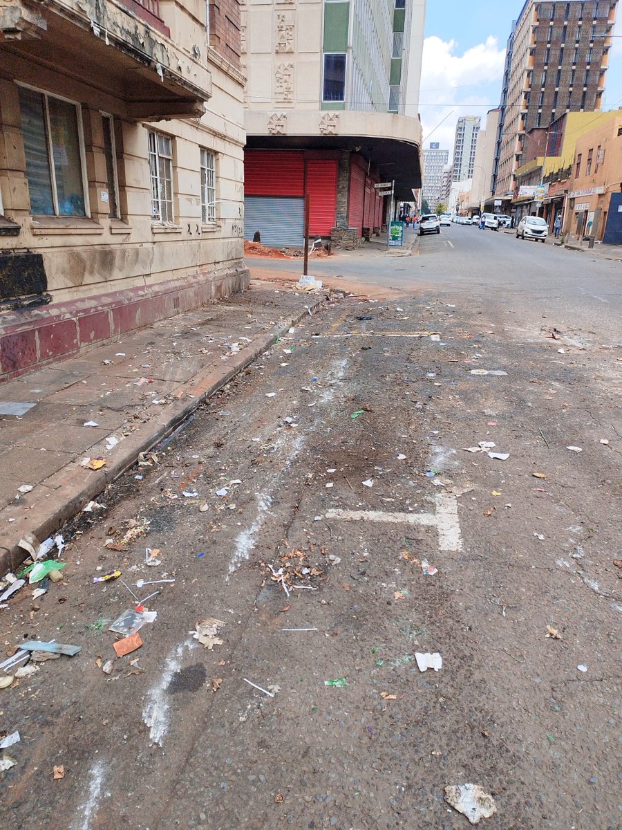 City of Joburg Region F (@regionf_joburg) on Twitter photo Hello Joburg, we are continuing with our efforts to clean our beloved region. Today, our teams are in Ward 124, with a special focus on Marshalltown. Before and after pics. #JoburgServices #WeServeJoburg <a href="/CityofJoburgZA/">City of Joburg</a> <a href="/mphophalatse1/">Mpho Phalatse</a> <a href="/Irenemafune/">Irene A Mafune</a> <a href="/LeahK28/">Leah Potgieter MP</a> @txmendrew1 Hello Joburg, we are continuing with our efforts to clean our beloved region. Today, our teams are in Ward 124, with a special focus on Marshalltown. Before and after pics. #JoburgServices #WeServeJoburg <a href="/CityofJoburgZA/">City of Joburg</a> <a href="/mphophalatse1/">Mpho Phalatse</a> <a href="/Irenemafune/">Irene A Mafune</a> <a href="/LeahK28/">Leah Potgieter MP</a> @txmendrew1