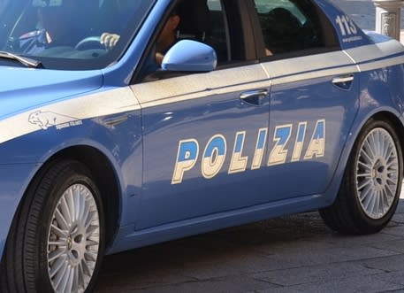 PostUmbria's tweet photo. L'aggressione è avvenuta nel primo pomeriggio e la vittima è in coma. Secondo una prima ricostruzione, non conosceva il suo aggressore: un giovane con problemi di natura psichiatrica che si è scagliato anche contro un altro uomo e deve ora difendersi

https://t.co/Ukyh8njeSP https://t.co/3FBdEfwIOi