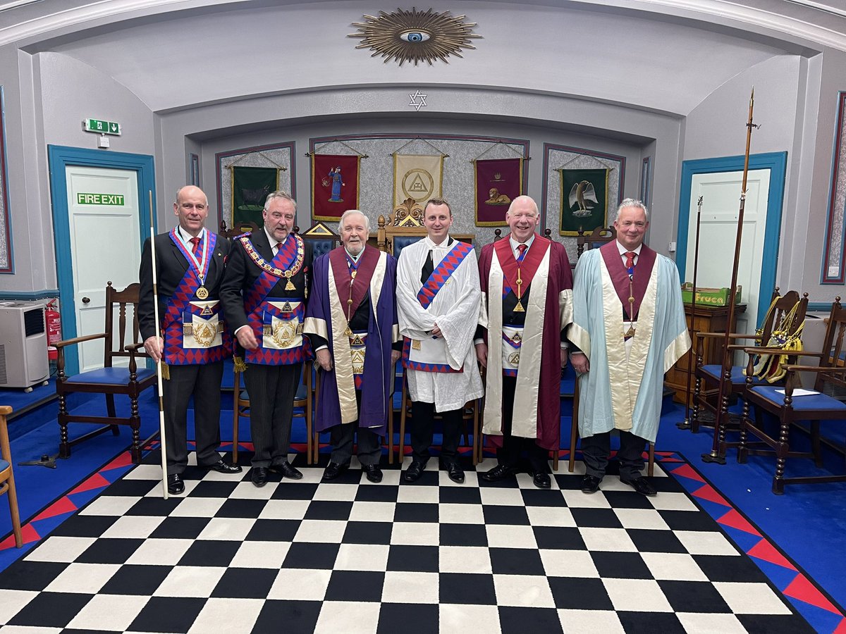 westkentmasons's tweet photo. A spectacular night at Kemnal Chapter with a huge crowd to witness an outstanding ceremony of exaltation followed by the presentation of a 60 year long service citation to Ex Comp Douglas Rainbird - a day I will long remember.  A further candidate and a joining member too !! https://t.co/OS9jzxrA17