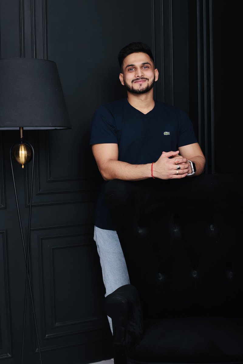 Dankitofficial's tweet photo. वही हक़दार हैं किनारों के,
जो बदल दें बहाव धारों के।
#ankittiwari #ankittiwarieasyilaaz #drankittiwariofficial #easyilaaz #drankit #ankiteasyilaaz #ankitceoofeasyilaaz #founderofeasyilaaz https://t.co/xJXLSvMd1F