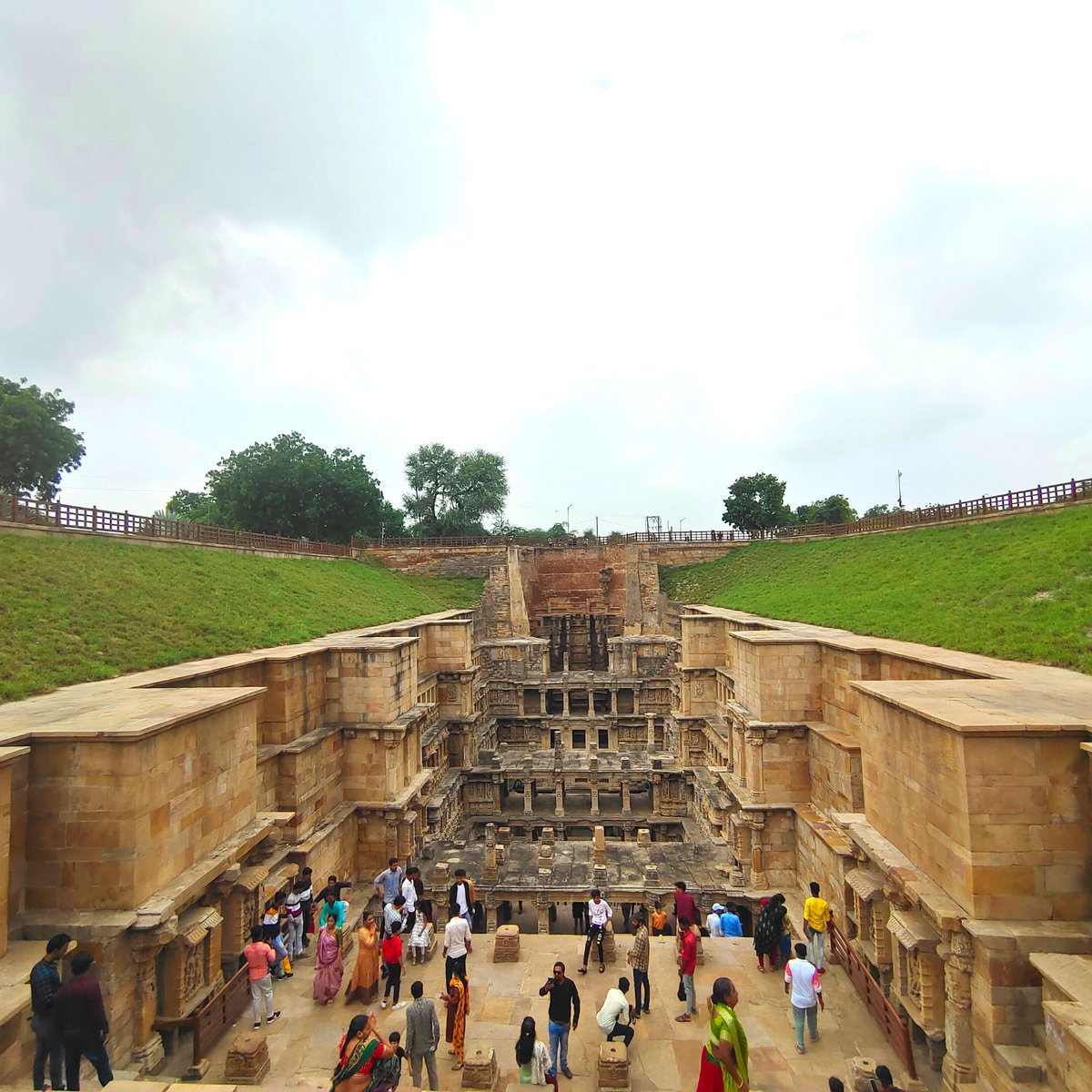 tripsntrippers's tweet photo. Rani ki Vav, Gujarat, India
#TripsNTrippers #gujarattourism #RaniKiVav #patan #queensstepwell #travel #dekhoapnadesh #visitgujarat🌟 #cmogujarat #gujaratdiaries❤️ #gujarati #incredibleindia https://t.co/M5I1y9xqdk