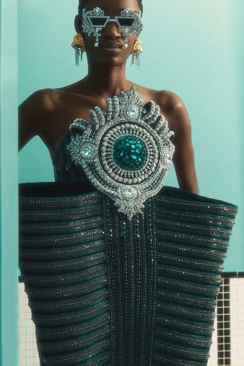 wellwouldyalook's tweet image. Olivier is scratching my brain space the right way. The same feeling as after a big stretch. Mmmmh...let me rest here a wee minute.

#Balmain #prefall