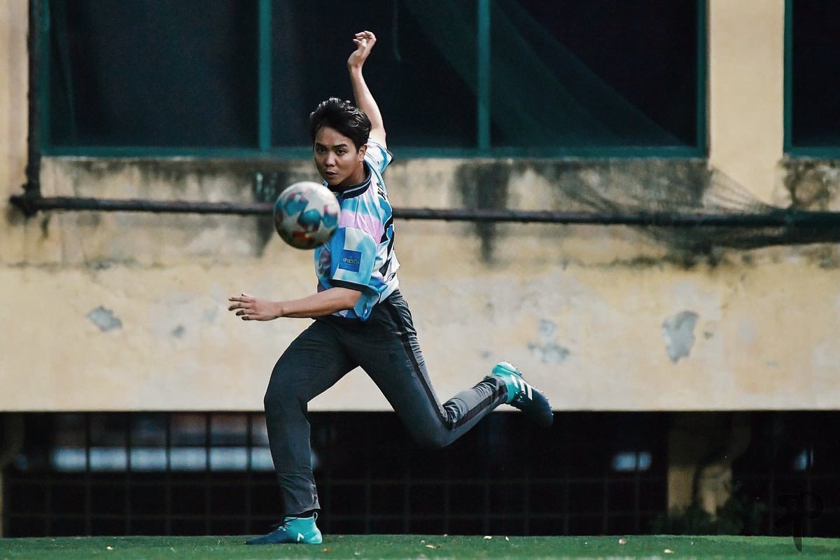 evarenadotco's tweet photo. The larger the pitch, the more room for you to roam and run.

📸: IG slip.pikto 

#EVArena #ForEVeryone #FootballField #Football https://t.co/ZpqlJ4zcAf