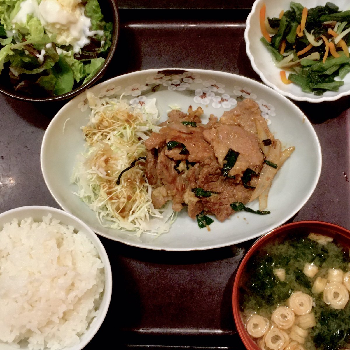 bakuretsu_T's tweet photo. やまやさんでランチ。クーポンが1500円以上で使用可なので、しょうが焼き定食にしました✨
ごはんを半膳おかわりして明太子うまだし茶漬けにして〆。
お腹いっぱいです。
#博多もつ鍋やまや 
#iiyo!!
#東京まちめぐりクーポン https://t.co/JkgakTfiHE