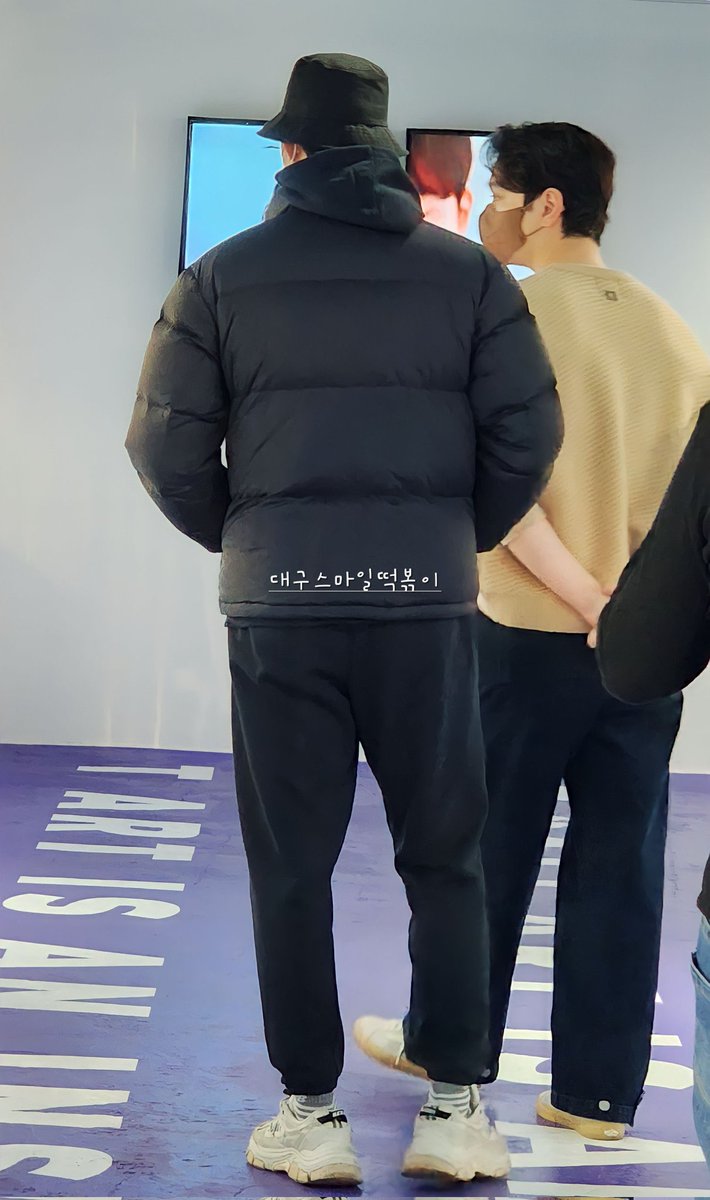 only_oktaec's tweet photo. help taeckay wearing the same outfits🤣🤣🤣 

#2PM #JUN_K #TAECYEON https://t.co/vv6KYuo481