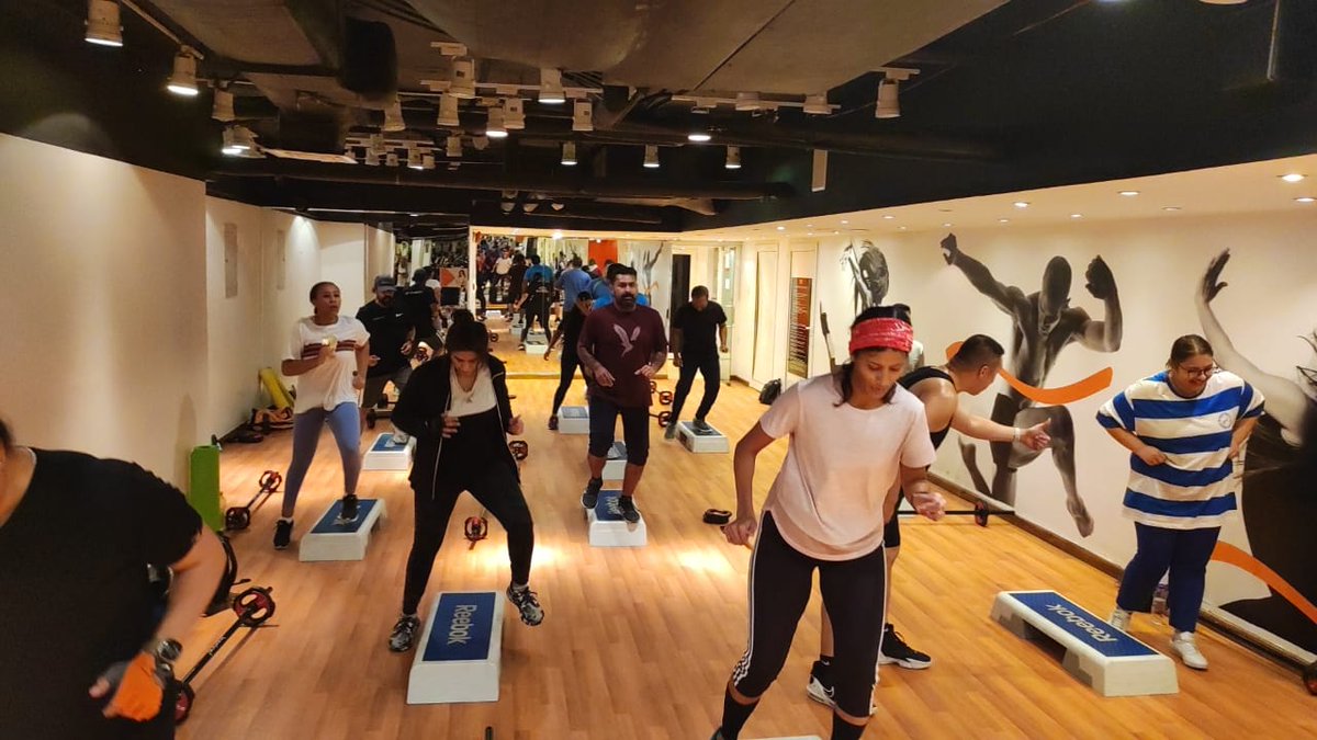 Lifelinegym's tweet photo. Join coach Mark to indulge in the toughest HIIT session of all group classes. You will burn more calories and enhance your metabolism with this single session.
#health #fitness #fit #lifeline #lifelinegym #fitnessmodel #auhfitness #auhlife #hiitworkout #gym #weightloss #workout https://t.co/rip1Mark3k