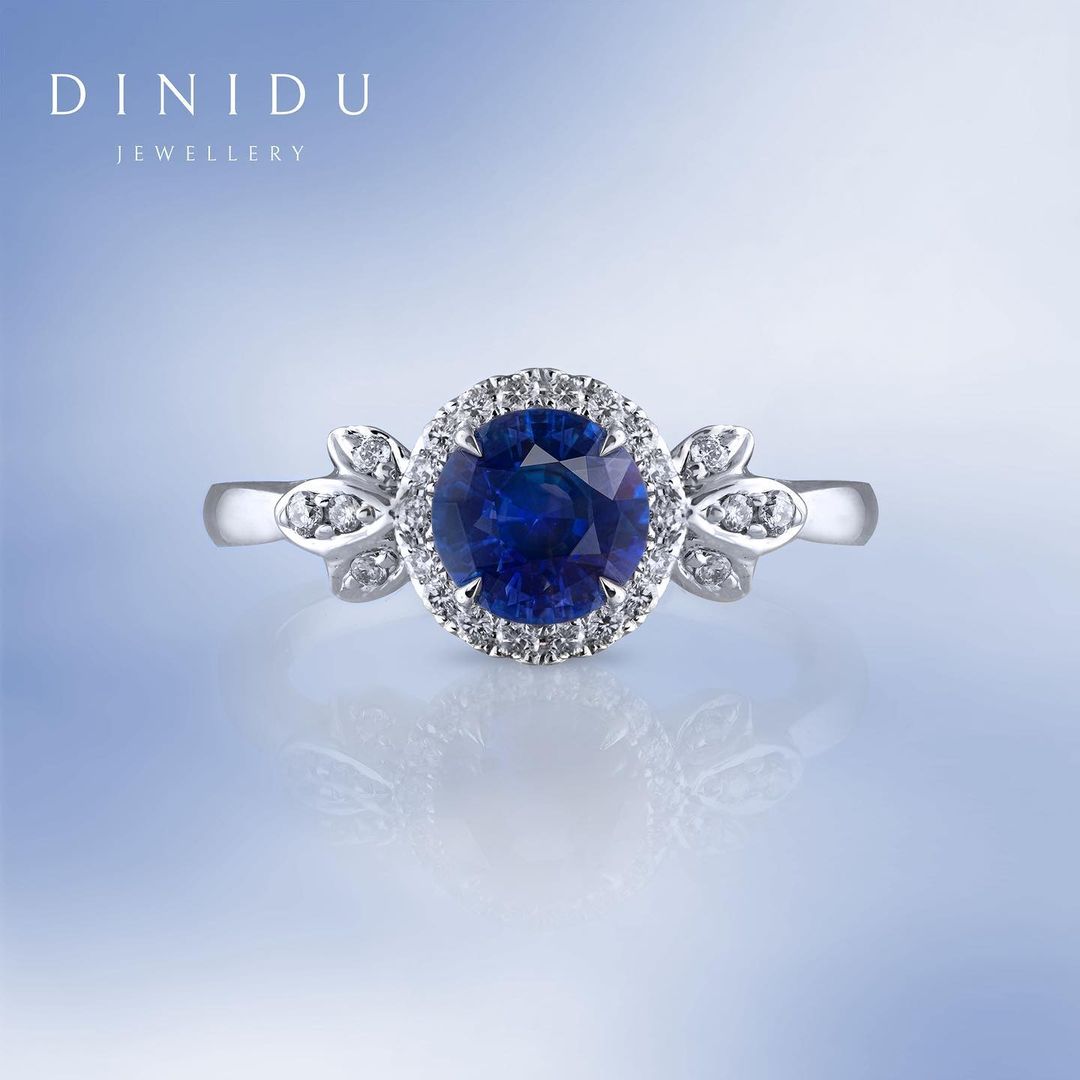 A flower that remains in an eternal effervescent bloom is the Blue Sapphire and Round Brilliant Diamonds White Gold Ring.

#DreamInDiniduJewellery

#BlueSapphire #RoundBrilliantDiamonds #jewellerydesigner #jewelleryartisan #highjewellery #highendjewelery #lka #srilanka #colombo