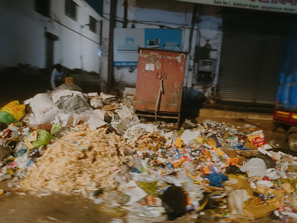 ChandivaliCCWA's tweet photo. @mybmc  In the budget of one advertisement, we can get several garbage bins in Chandivali. We have been requesting for garbage bins at various locations but have failed to get satisfactory action on the same. @mybmcWardL @Mi_DilipLande @CMOMaharashtra https://t.co/uVbsFYx9YM