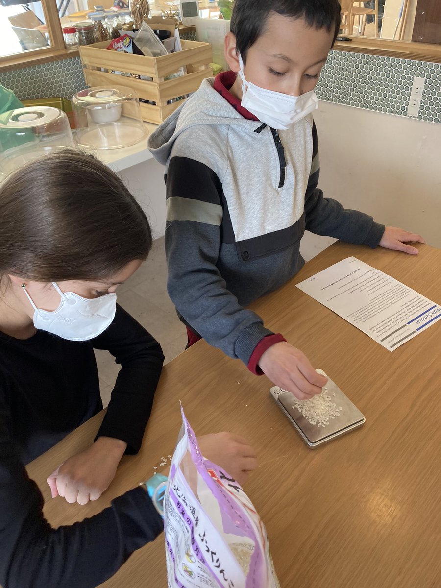 MSTmiddleschool's tweet photo. A return to classes and the routine of the week. Today, in preparation for the weekly math seminar, we tackled Fermi problems ….lots of ingenuity and creative problem solving! #WeAreMST #MSTEucalyptus #MSTMaths #MontessoriAdolescent #Montessori https://t.co/JVmyrtd2sD