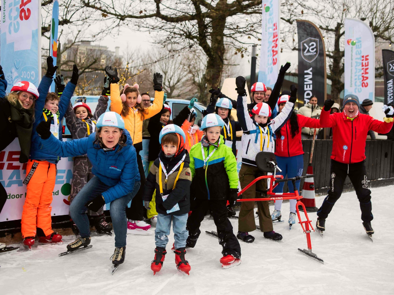 Kom je komend weekend ook schaatsen bij het Kurhaus of in De Uithof? Lees hier meer: sportbelangsgk.nl/nl/nieuws?n=53
<a href="/DeUithof/">De Uithof</a> <a href="/AmrathKurhaus/">Amrath Kurhaus</a>
<a href="/gehandicaptkind/">Stichting het Gehandicapte Kind</a>
Foto: Wiebe Sietze. 
#sportenmeteenbeperking #schaatsen