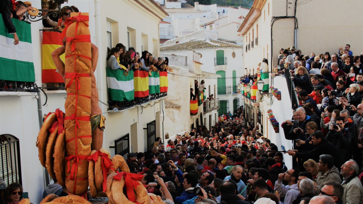 turismolubrin's tweet photo. Buenos días, se acerca San Sebastián "La fiesta del Pan" y para ir calentando motores os animamos a compartir vuestras fotos de San Sebastián, con amigos, familiares...
Para ello, os invitamos a compartir vuestras fotos en nuestra página y añadir el hashtag #lubrinsansebastian https://t.co/1GNqLweJne