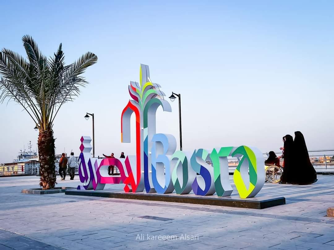 muthna_m's tweet photo. حاليأ الحكومة والشعب مثل المتزوجين  الي ما يريدون يطلكون علمود الاطفال 🤡💔. 

                                   #خليجي_25_بصراوي https://t.co/2BEBVc57EV