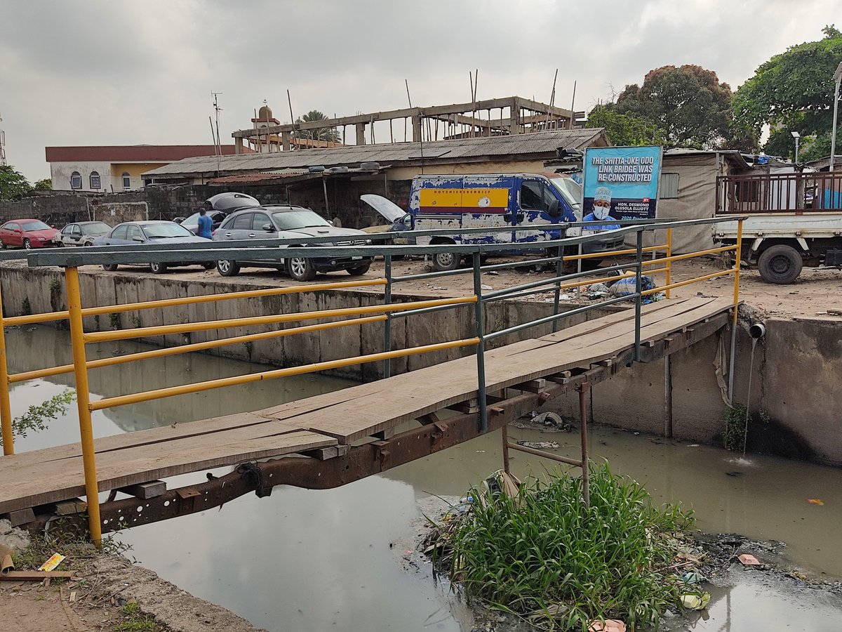 nazomIroanyanwu's tweet image. Look at the bridge he constructed for his constituency, so you can't expect much