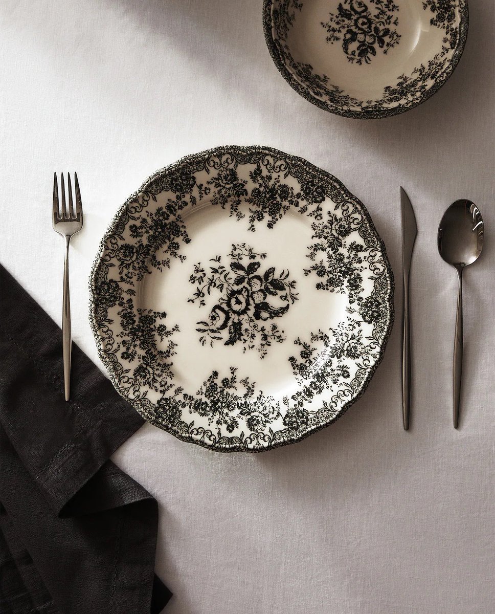 フローラルデザインのテーブルウェアライン🍽 ディナープレート