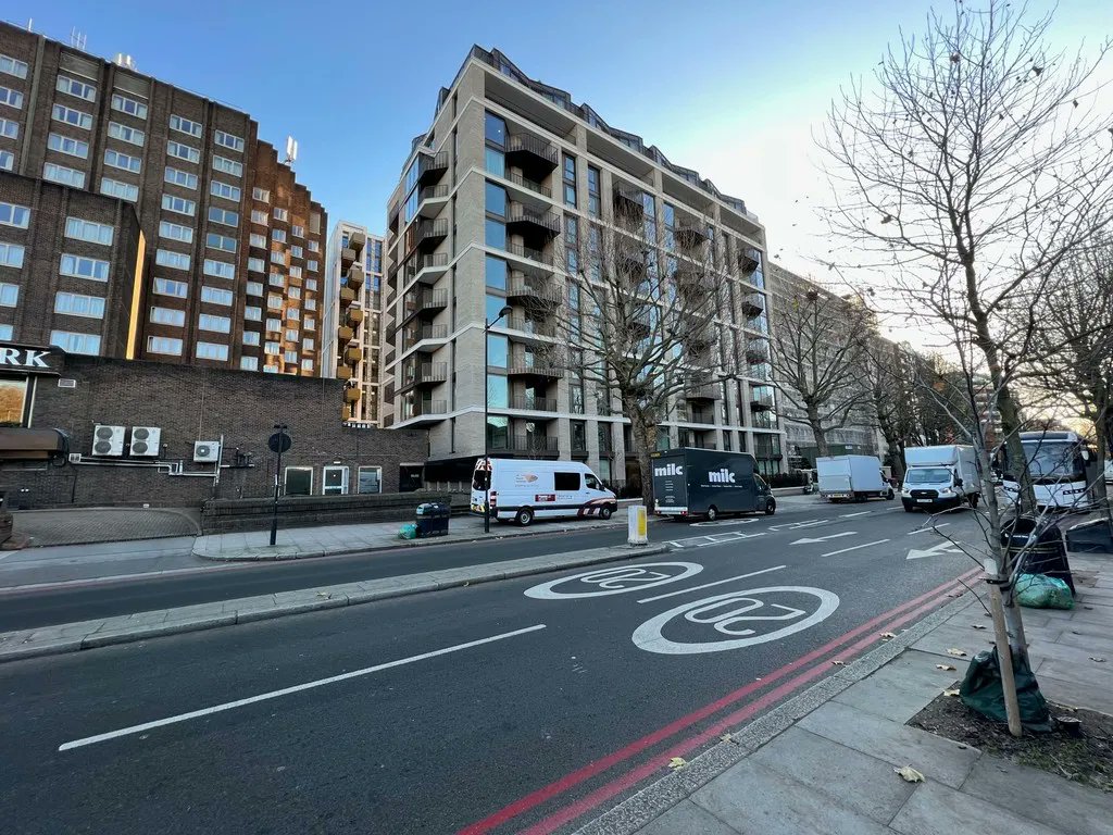sab_property's tweet photo. **To Let ** An exceptional brand new two-bedroom property on the second floor of this stunning new development in the heart of St Johns Wood with 24hr concierge, spa, gym and 20m pool. Full details: https://t.co/r4TR5kenwf #ToLet #London #SabProperty https://t.co/lgguFpW69t