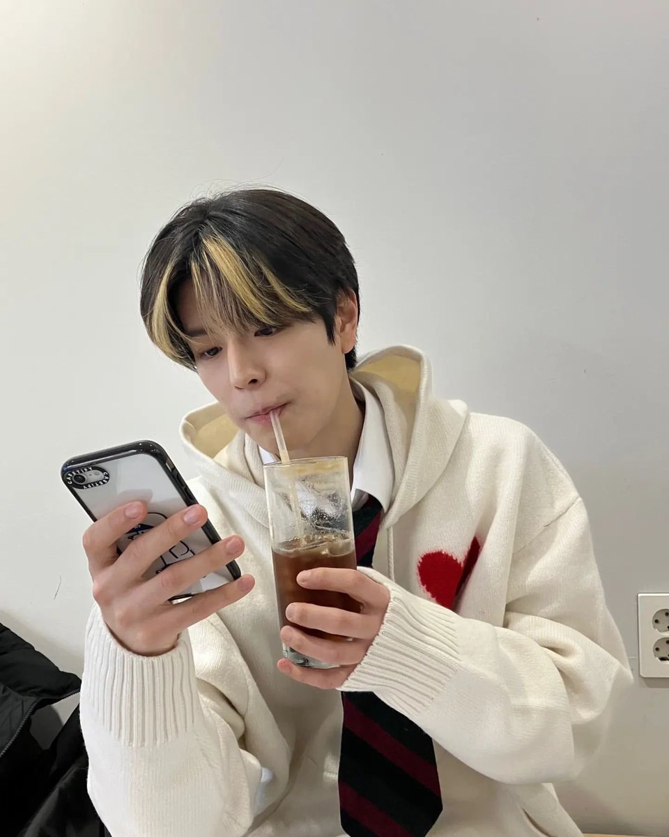 seungmin tweet media