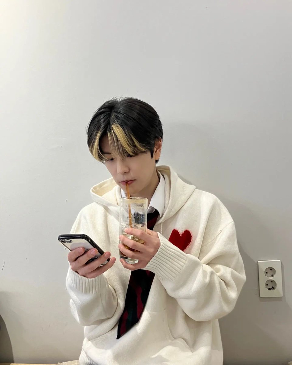 seungmin tweet media