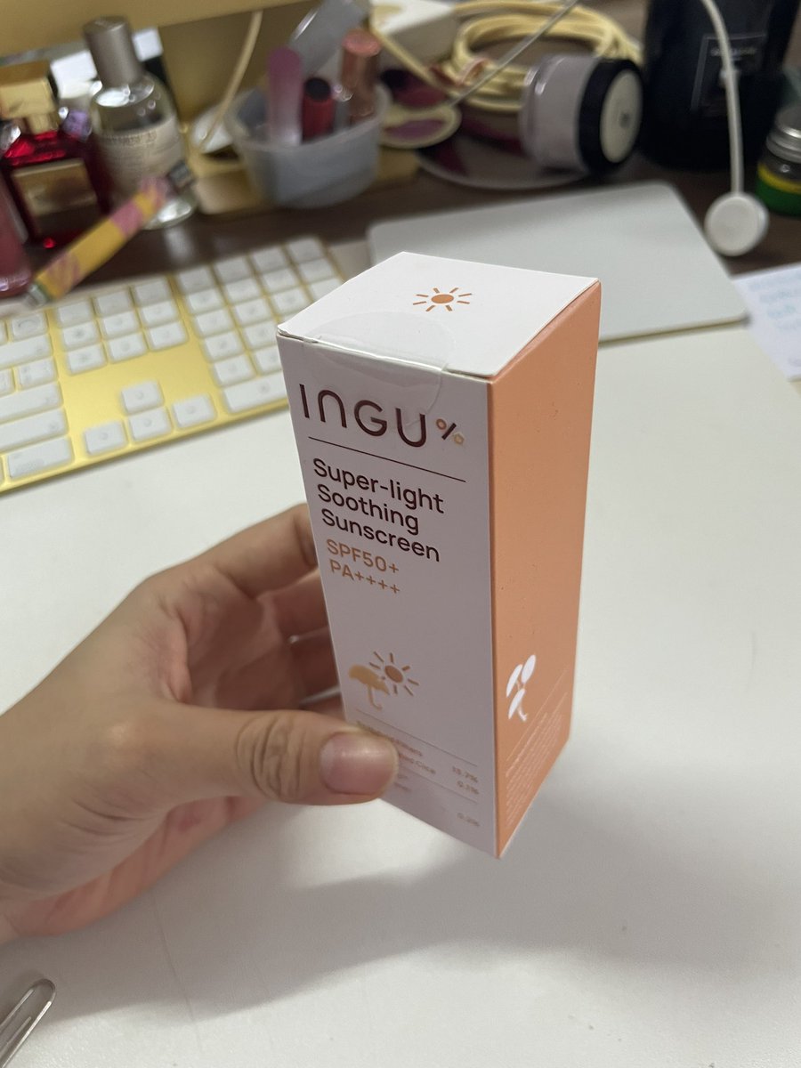 PARORARA's tweet photo. #พร้อมส่ง [NEW] 420.- ส่งฟรี
INGU super-light soothing sunscreen gentle ขนาด30g.

ขายเพราะซื้อเป็นset มา2setค่ะ กลัวใช้ไม่ทัน 
#inku #inguskin #ส่งต่อสกินแคร์ https://t.co/oQArdElm9d