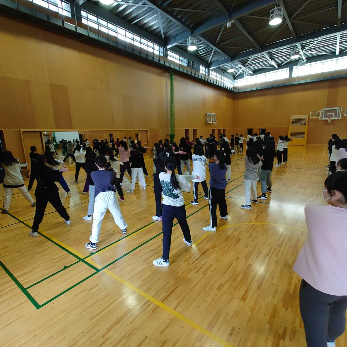 meiden_dance's tweet photo. 2023年の練習が本日スタート！今年も名電ダンス部は盛り上がっていきます！
皆様、今年もよろしくお願いします！
#愛工大名電
#名電
#名電ダンス部
#2023年
#初ダンス https://t.co/YTxLFlAxO0