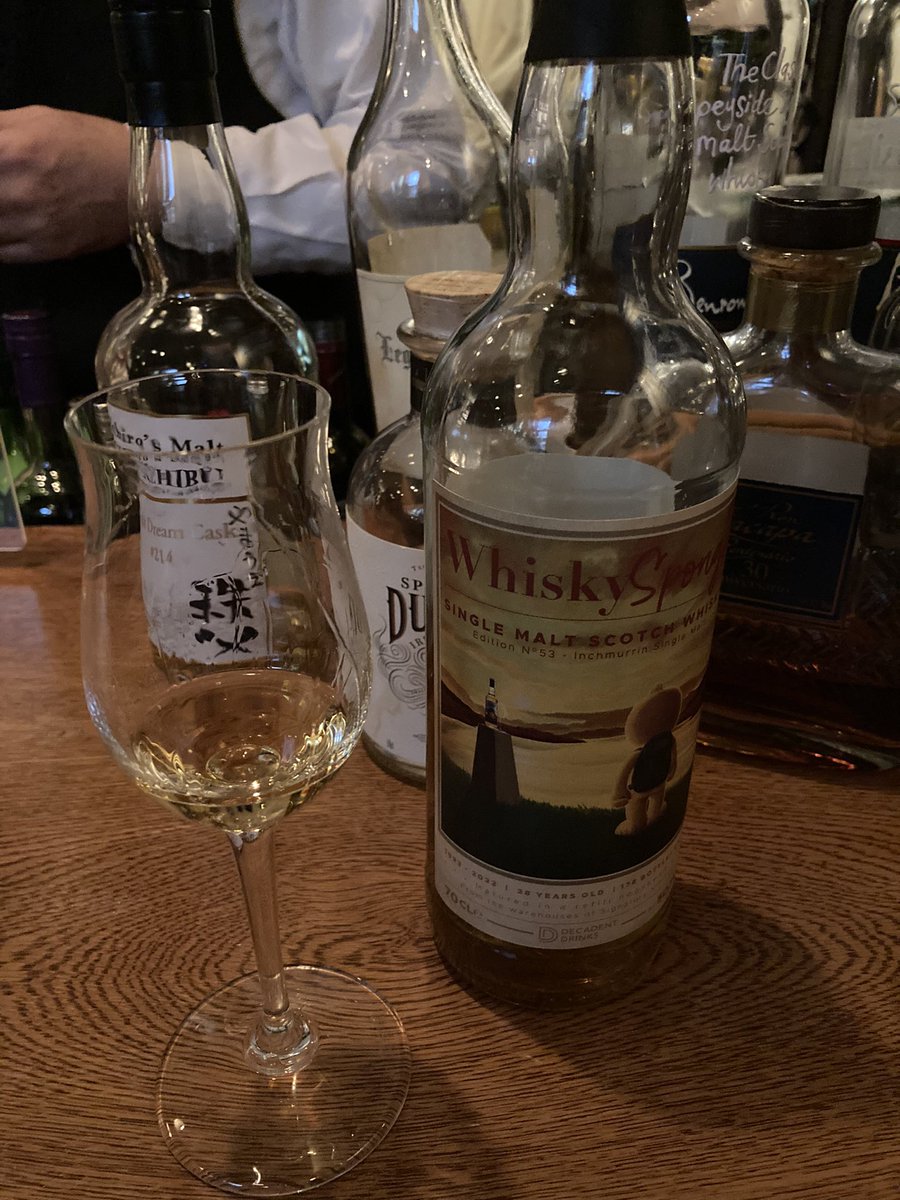 先日@OtaruBoTAHiguma のマスターお薦め<a href="/BAR_brora/">BAR無路良</a> にお邪魔しました。最初に飲んだGlenesk蒸留所って後で調べたらもう閉鎖されているのですね。サラッと貴重なものを飲ませていただきました。また札幌に来たら再訪して色々試してみたいです😋