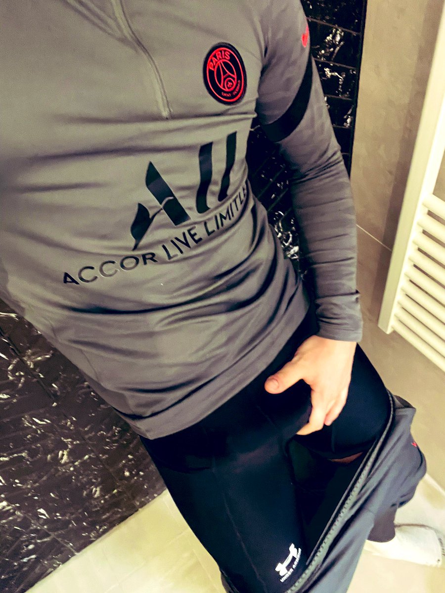 T160E's tweet photo. Nice and tight in my compression shorts. https://t.co/MhPKcRIQpe