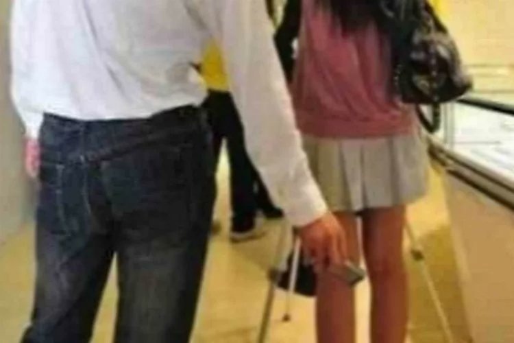 📌Dün komiser, bugün okul müdürü....

📌Erzurum'dan İstanbul'a gezmek amacıyla gelen Hakan K.,  İstiklal Caddesi ve Kadıköy'de yaklaşık 100  kadının gizlice etek altı fotoğraflarını çektiği için tutuklandı. Tutuklanan Hakan K.'nın okul müdürü olduğu ortaya çıktı.